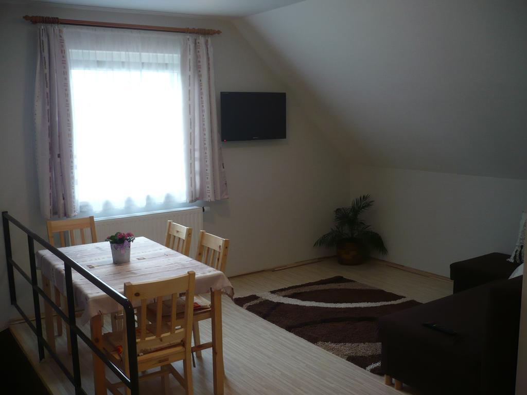 Eszter Apartmanhaz Hajdúszoboszló Eksteriør bilde